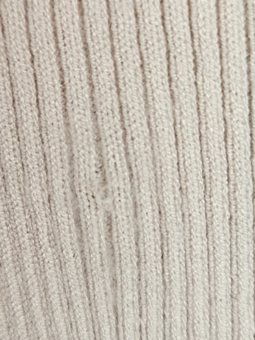 Carmen Marc Valvo Cream Ribbed Long-Sleeve Cutout Top - Picture 4 of 8